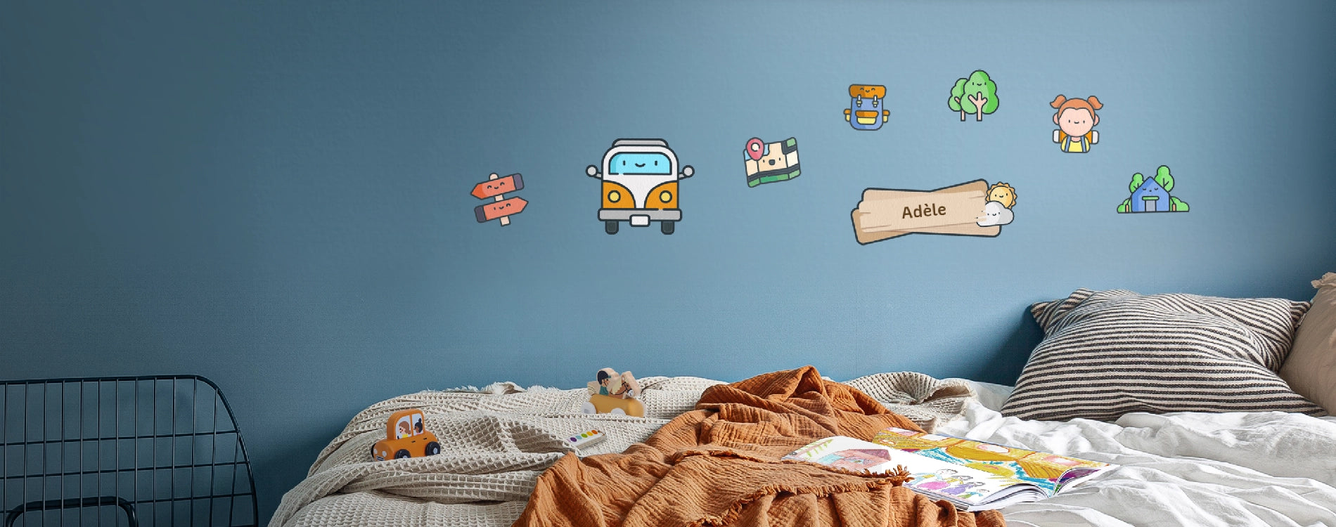 Stickers enfant décoratifs personnalisés avec prénom pour porte ou murs thème  vanlife et camping