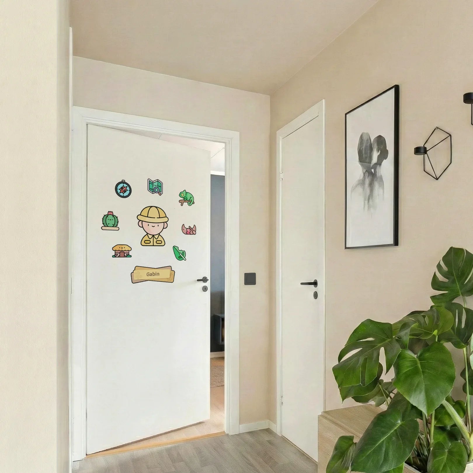 Stickers enfant décoratifs personnalisés avec prénom pour porte ou murs thème explorateur