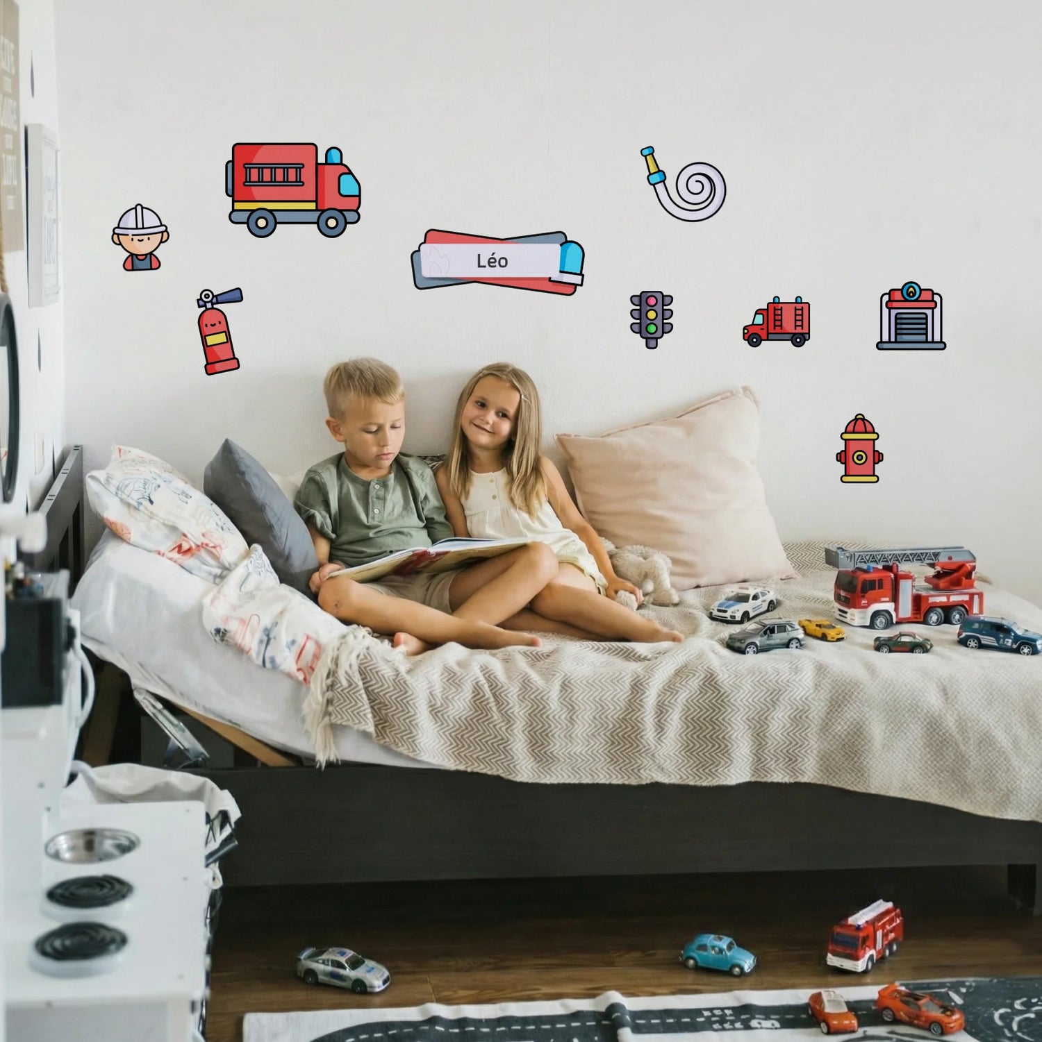 Stickers enfant décoratifs personnalisés avec prénom pour porte ou murs thème Pompiers