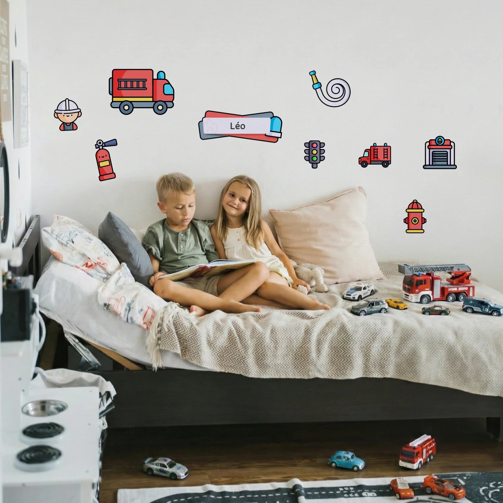 Stickers enfant décoratifs personnalisés avec prénom pour porte ou murs thème Pompiers