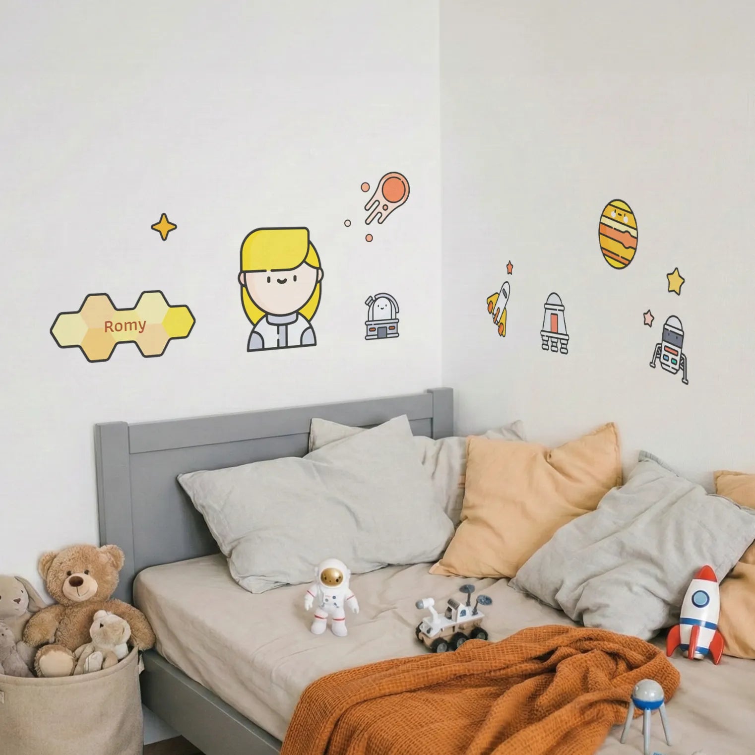 Stickers enfant décoratifs personnalisés avec prénom pour porte ou murs thème Astronaute